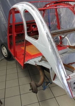 Seitenteil links mit 3. Seitenfenster bis Anschluss oberhalb B-Säule, 2CV